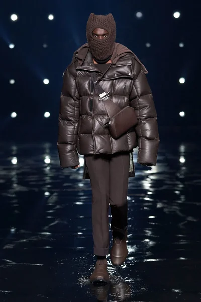 Look 13